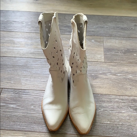 BLT Santa Barbara Shoes - Vintage BLT Santa Barbara White Leather Boots